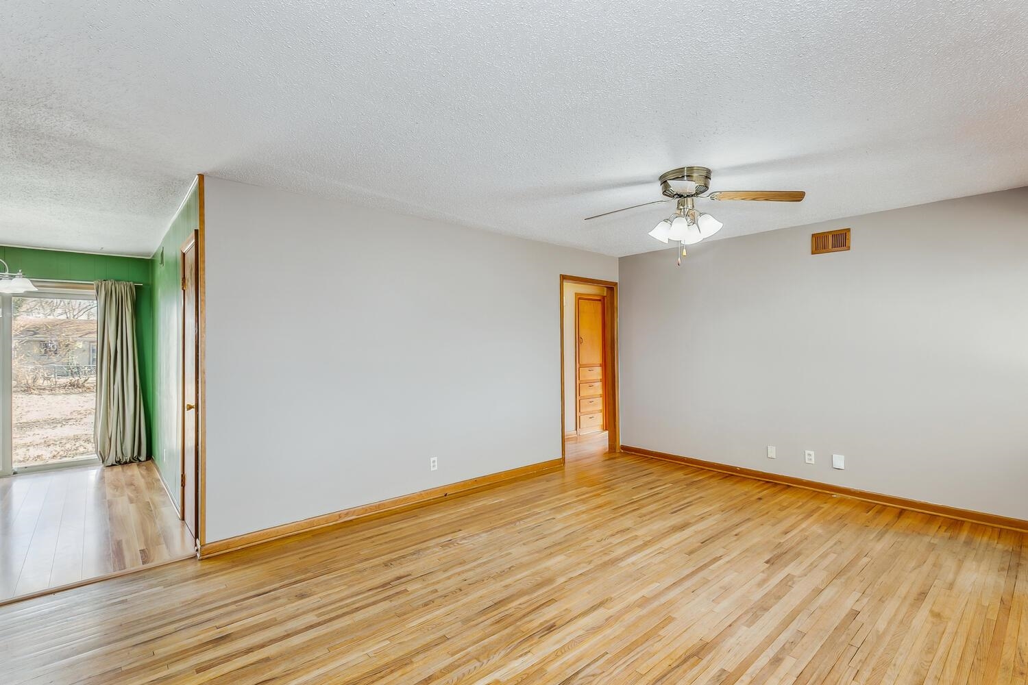 1928 North Kessler Street Wichita, KS 67203 - Photo 3 of 16