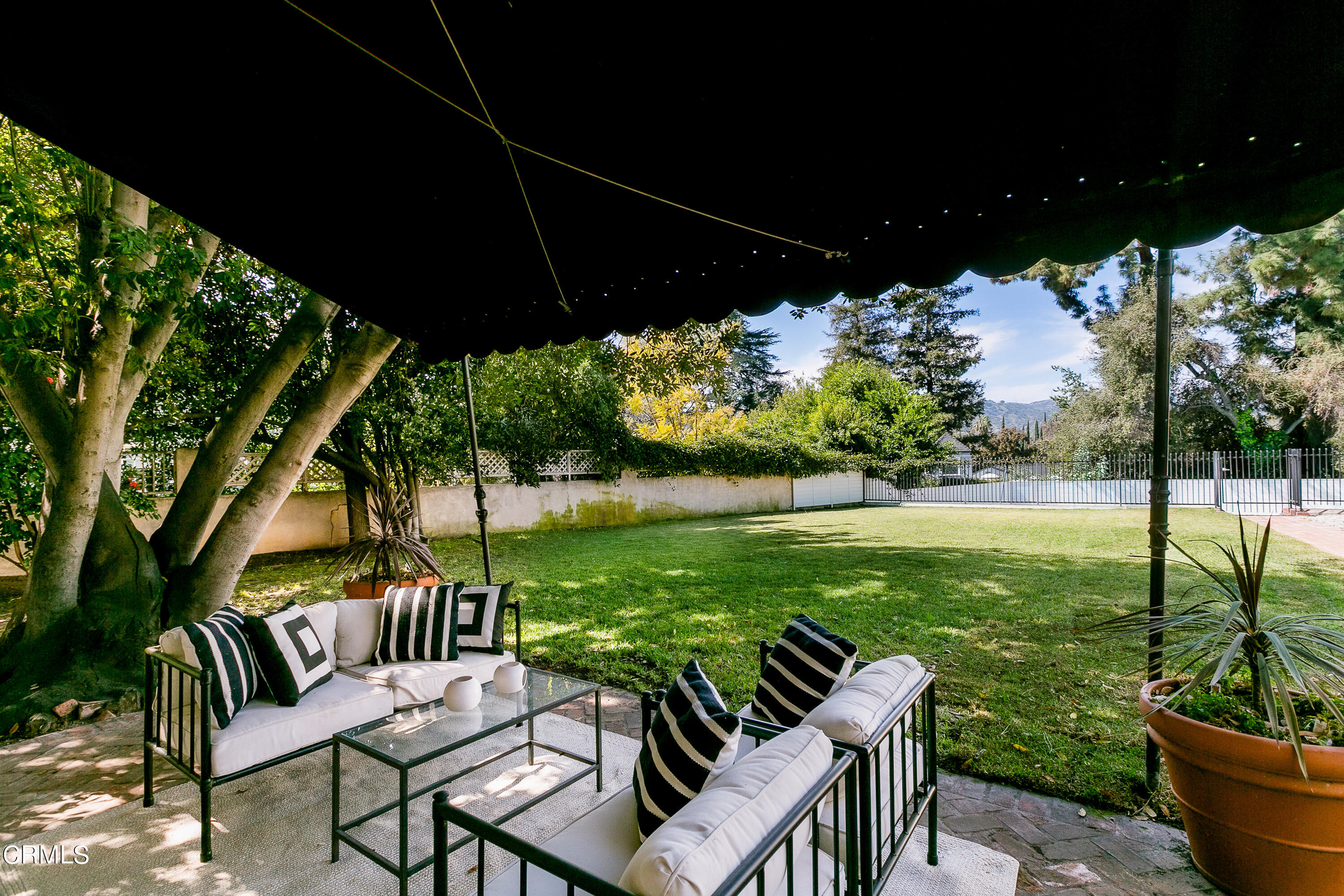 445 Prospect Square Pasadena, CA 91103 - Photo 42 of 55 a view of an outdoor sitting area with furniture
