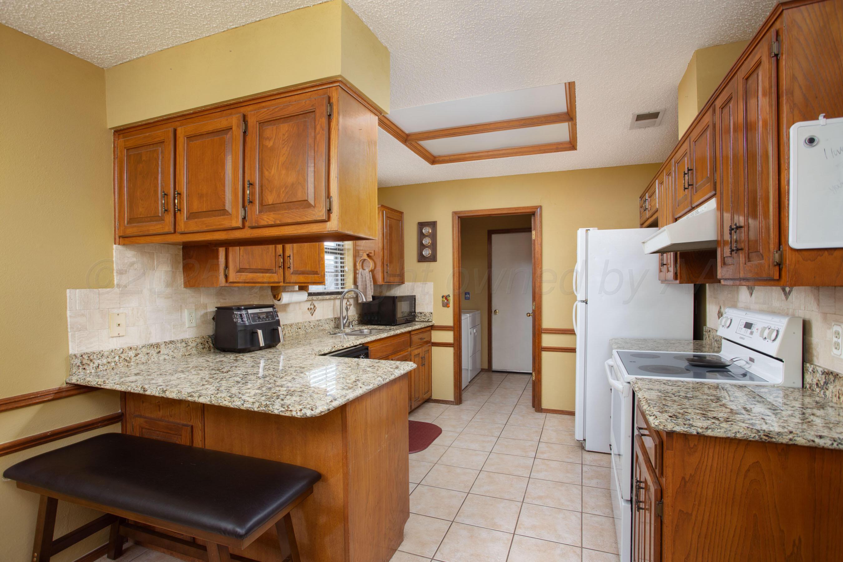 8001 Arbor Street Amarillo, TX 79110 - Photo 10 of 25 Kitchen