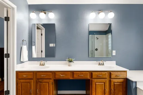 $535,000 | 4210 Edgeview Court, Grand Prairie, TX 75052