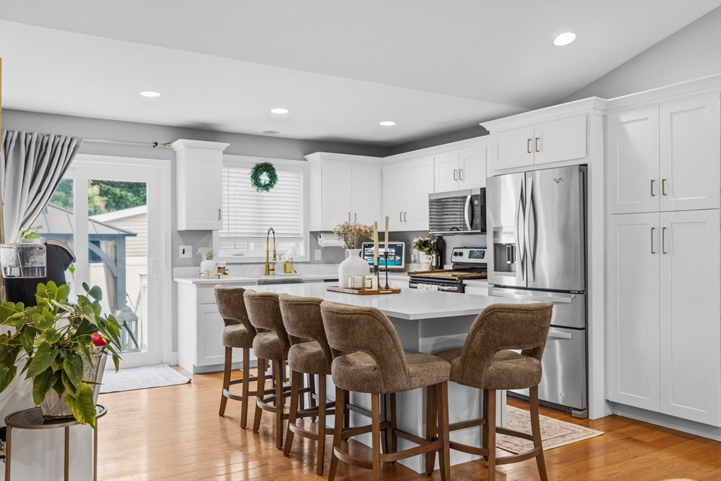 127 Middlesex Street Fall River, MA 02723 - Photo 4 of 38