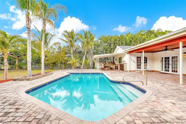 $1,660,000 | 5021 Southwest 168th Avenue, Southwest Ranches, FL 33331