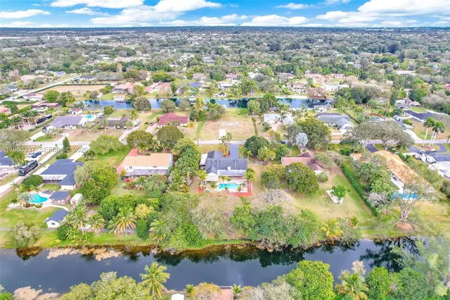 $1,660,000 | 5021 Southwest 168th Avenue, Southwest Ranches, FL 33331