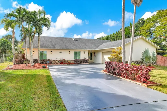 $1,660,000 | 5021 Southwest 168th Avenue, Southwest Ranches, FL 33331