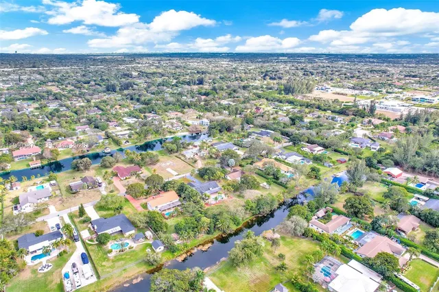 $1,660,000 | 5021 Southwest 168th Avenue, Southwest Ranches, FL 33331