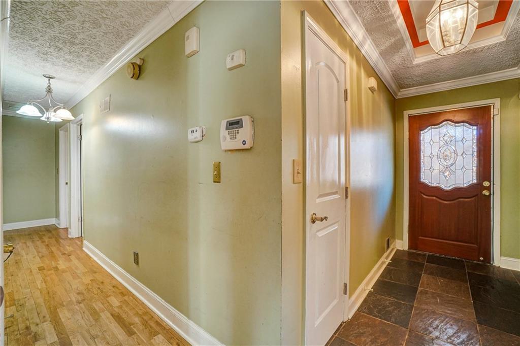 648 Cativo Drive Southwest Atlanta, GA 30311 - Photo 8 of 51