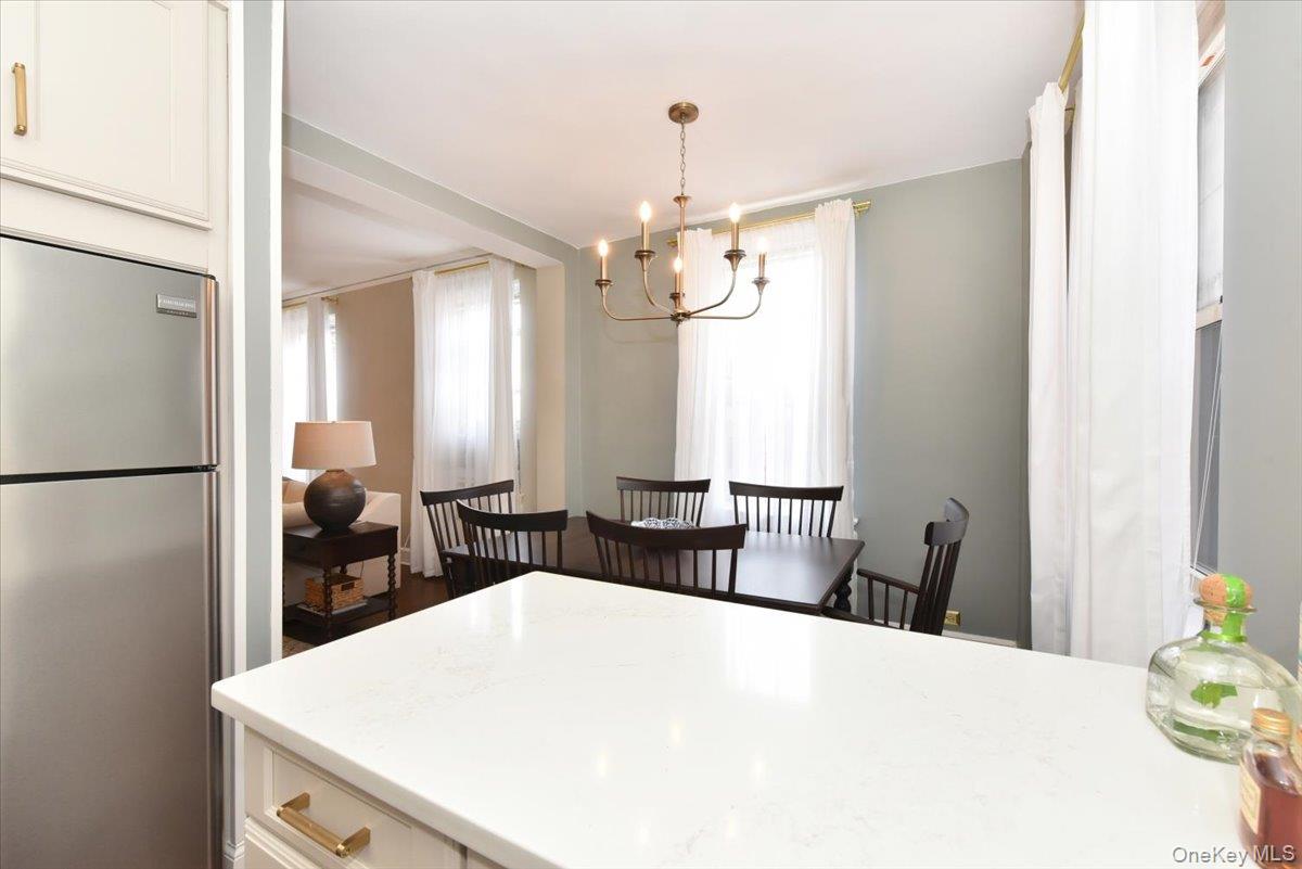 8 Barstow Road, Unit 6D Great Neck, NY 11021 - Photo 17 of 41 Kitchen