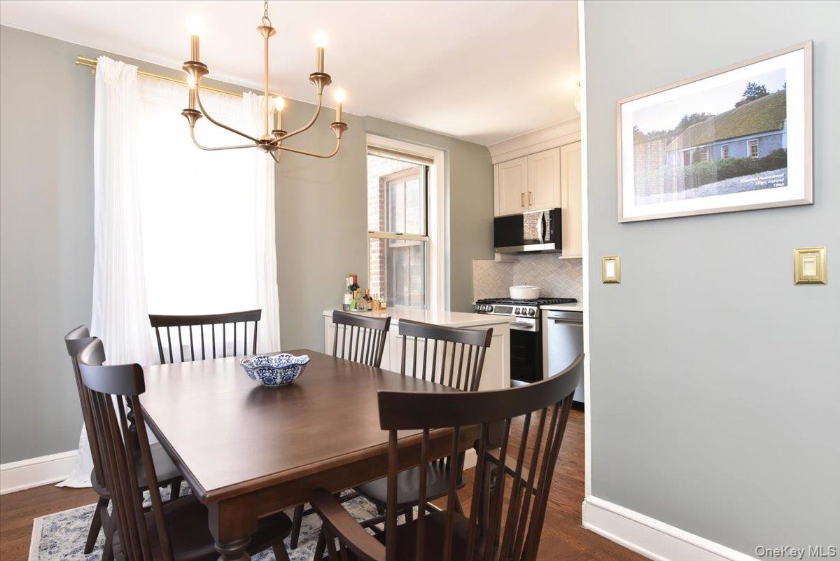 8 Barstow Road, Unit 6D Great Neck, NY 11021 - Photo 19 of 41 Kitchen