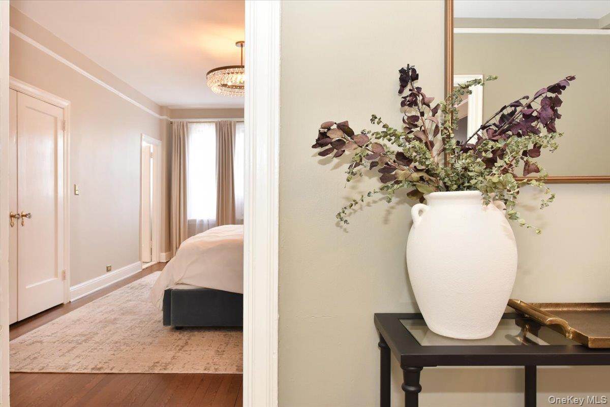 8 Barstow Road, Unit 6D Great Neck, NY 11021 - Photo 2 of 41 Entry