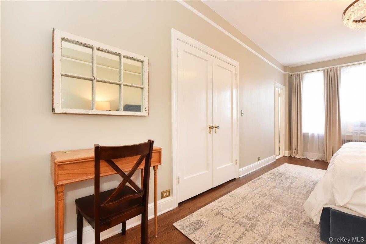 8 Barstow Road, Unit 6D Great Neck, NY 11021 - Photo 27 of 41 Bedroom