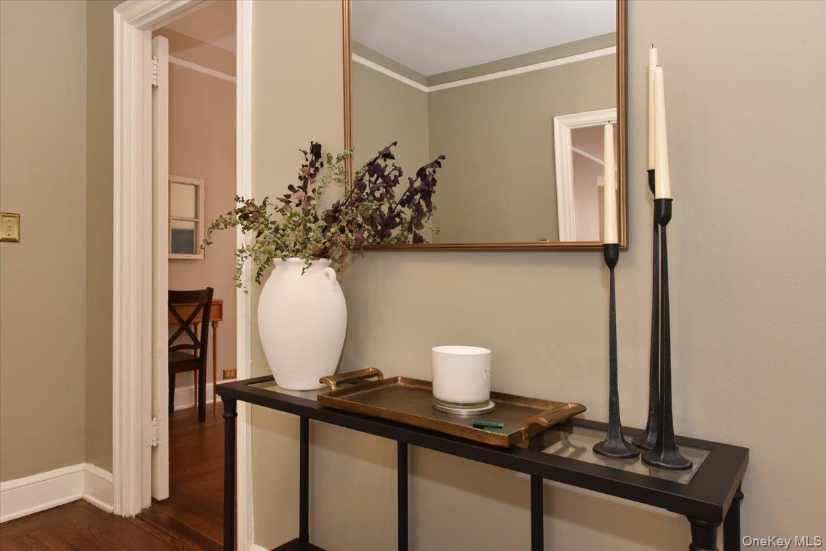 8 Barstow Road, Unit 6D Great Neck, NY 11021 - Photo 30 of 41 Entry