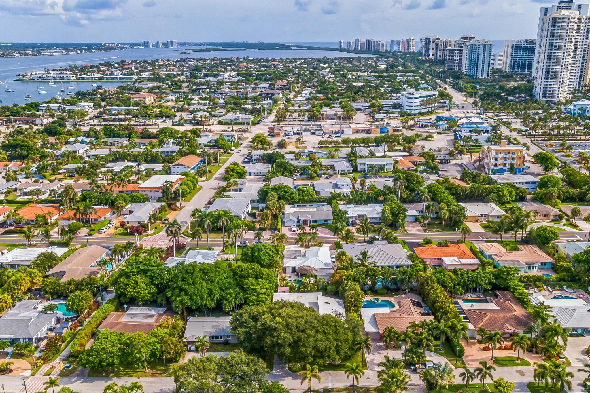 226 Bamboo Road Palm Beach Shores, FL 33404 - Photo 34 of 39 an aerial view of multiple house