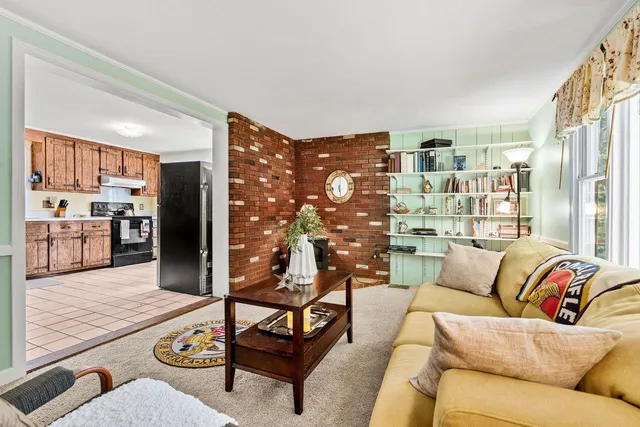 $510,000 | 37 Baboosic Lake Road, Amherst, NH 03031