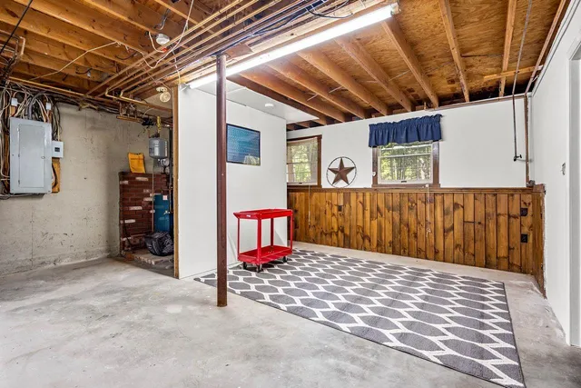 $510,000 | 37 Baboosic Lake Road, Amherst, NH 03031