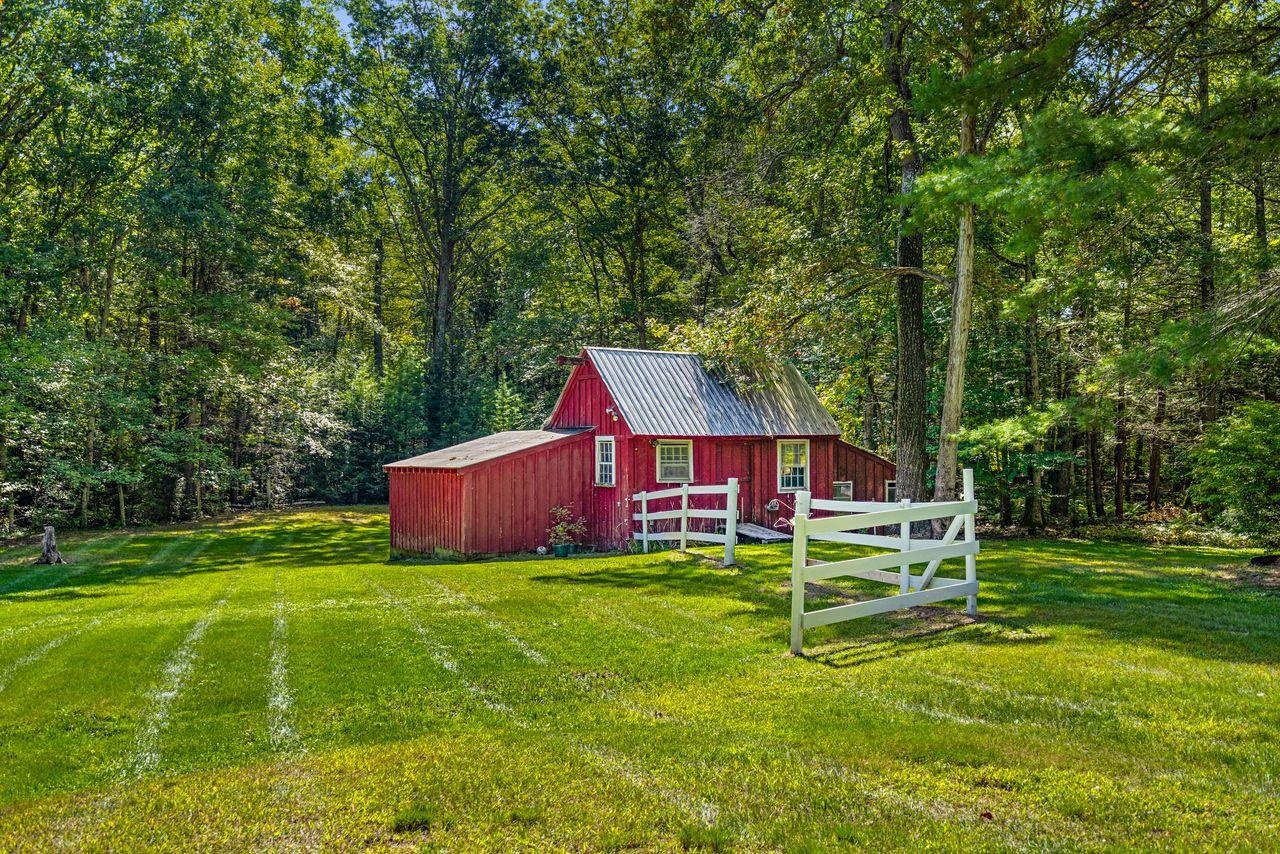 37 Baboosic Lake Road Amherst, NH 03031 - Photo 34 of 47
