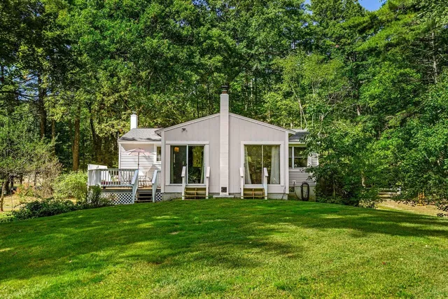 $510,000 | 37 Baboosic Lake Road, Amherst, NH 03031