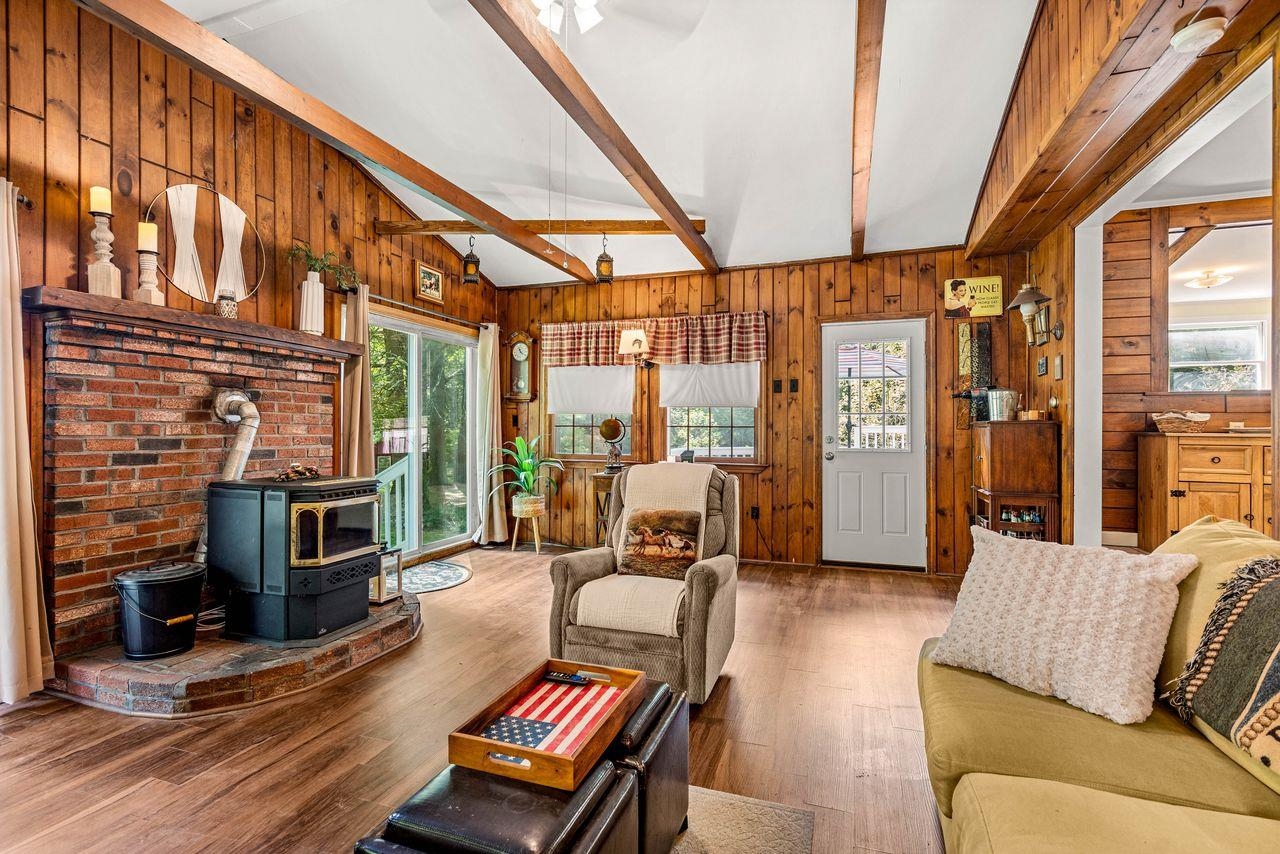 37 Baboosic Lake Road Amherst, NH 03031 - Photo 4 of 47