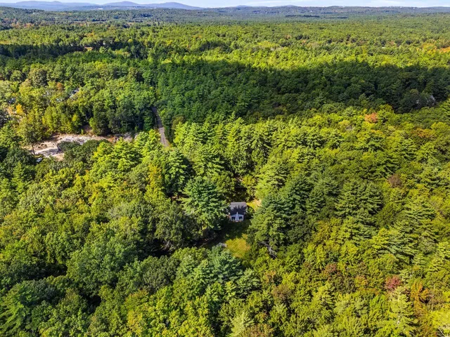 $510,000 | 37 Baboosic Lake Road, Amherst, NH 03031