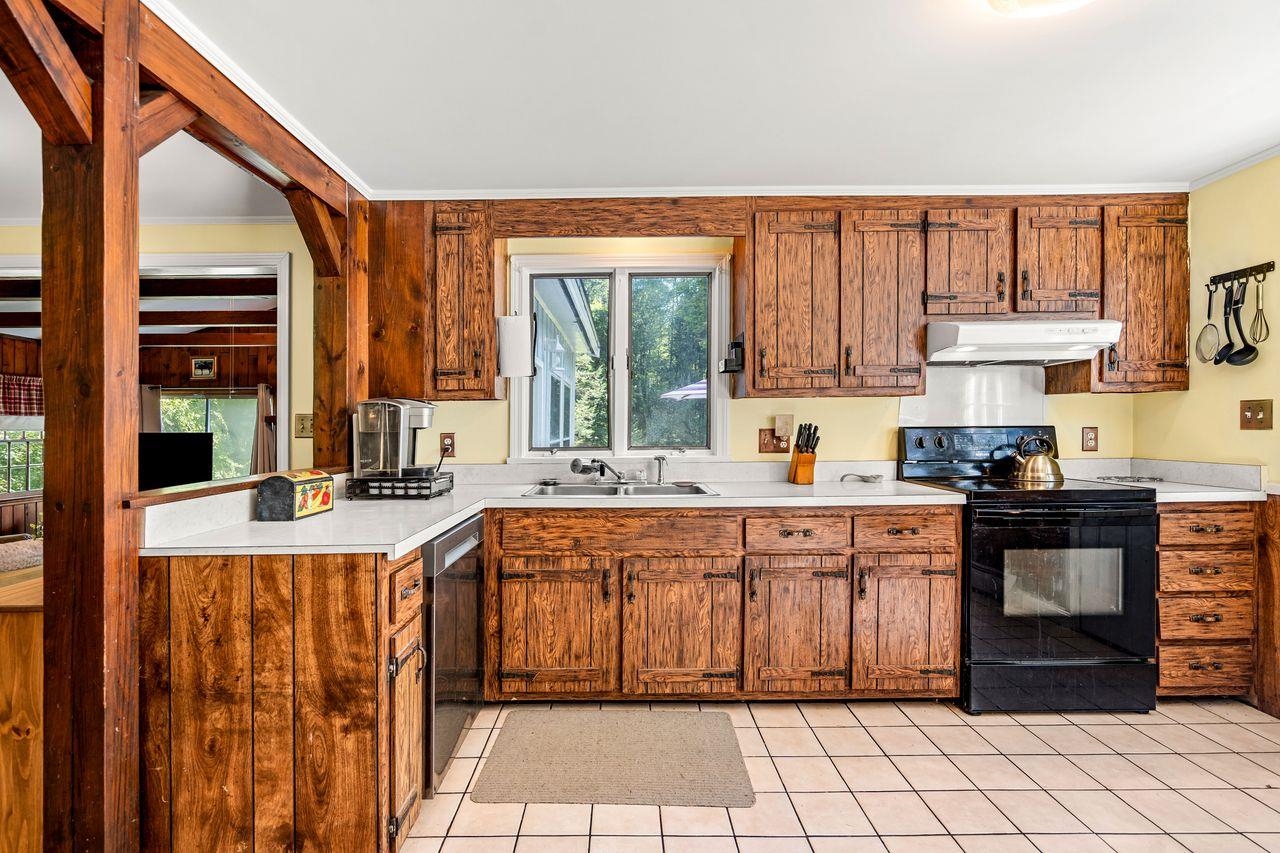 37 Baboosic Lake Road Amherst, NH 03031 - Photo 9 of 47