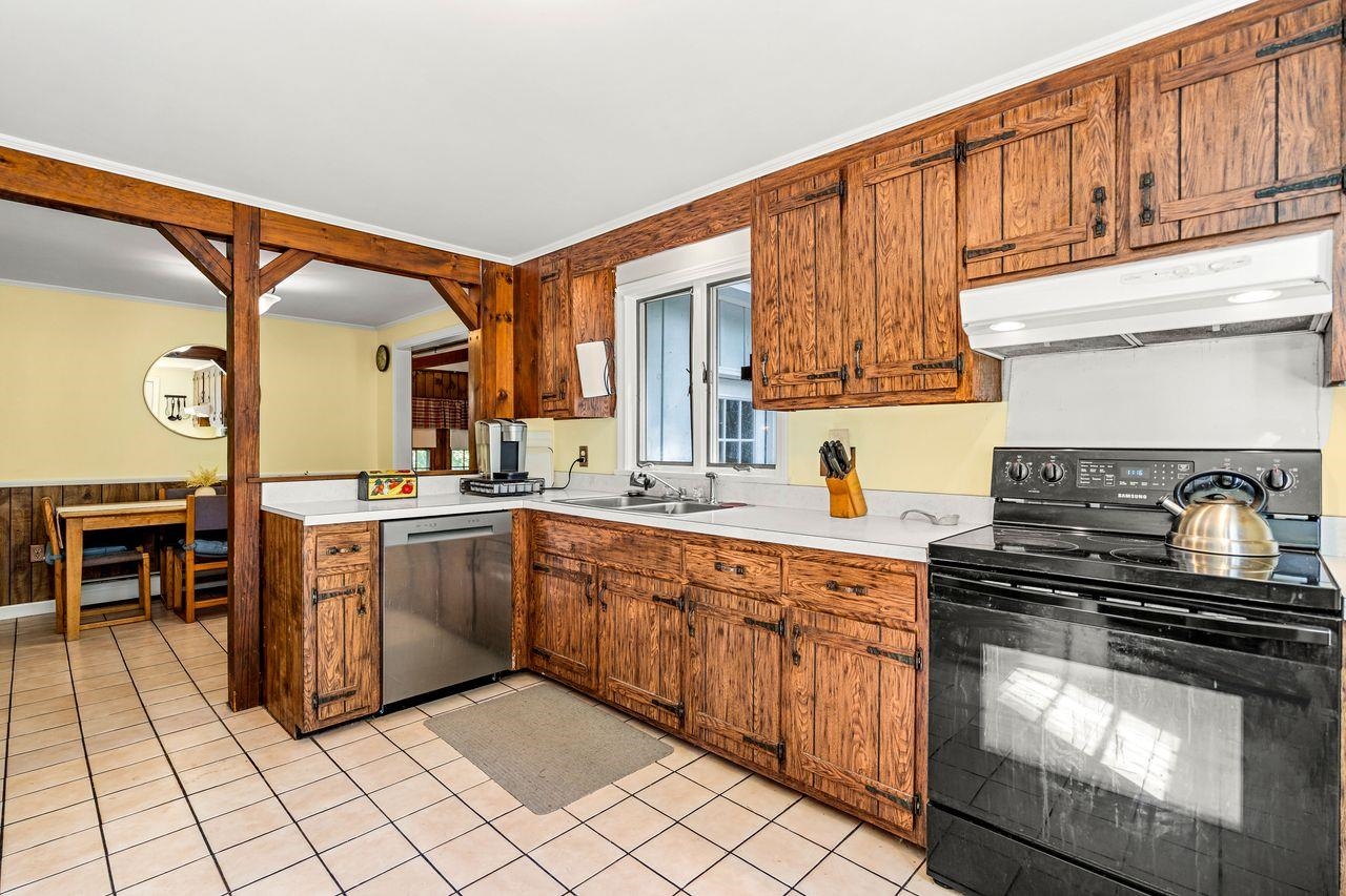 37 Baboosic Lake Road Amherst, NH 03031 - Photo 10 of 47