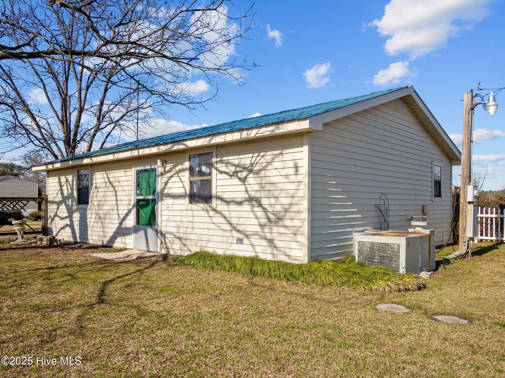 326 Ludie Brown Road Chinquapin, NC 28521 - Photo 37 of 60 7-web-or-mls-07
