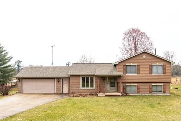 $314,900 | N6677 37th Avenue, Fremont, WI 54940