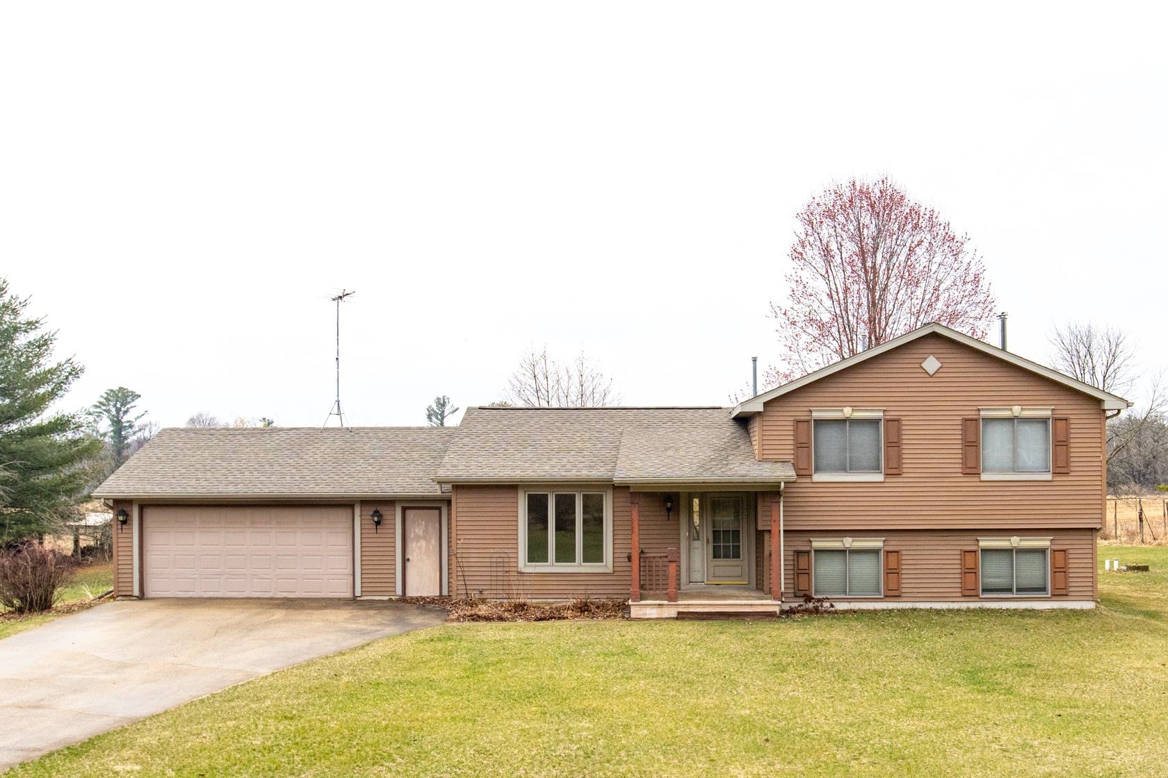 N6677 37th Avenue Fremont, WI 54940 - Photo 2 of 31