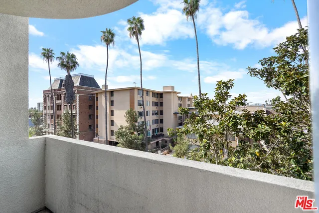 $625,000 | 620 South Gramercy Place, Unit 301, Los Angeles, CA 90010