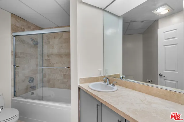 $625,000 | 620 South Gramercy Place, Unit 301, Los Angeles, CA 90010