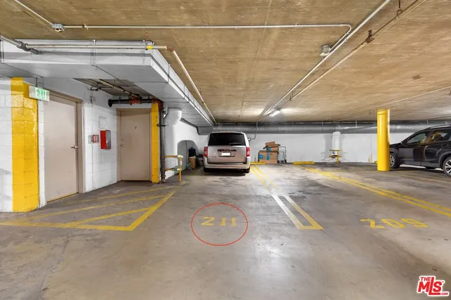 $625,000 | 620 South Gramercy Place, Unit 301, Los Angeles, CA 90010