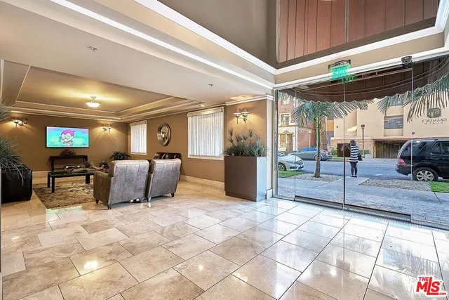 $625,000 | 620 South Gramercy Place, Unit 301, Los Angeles, CA 90010