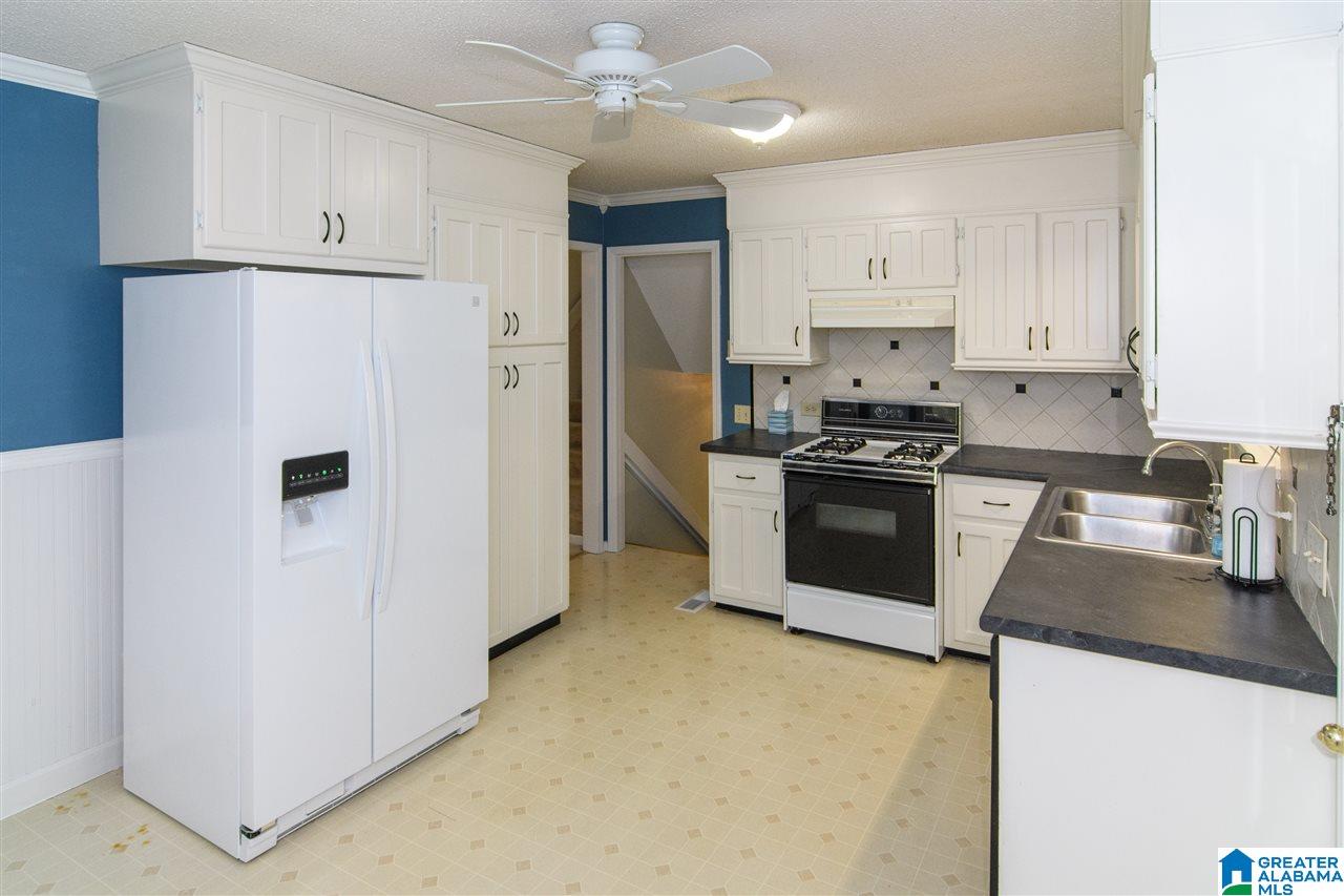 548 Overhill Drive Pelham, AL 35124 - Photo 5 of 32