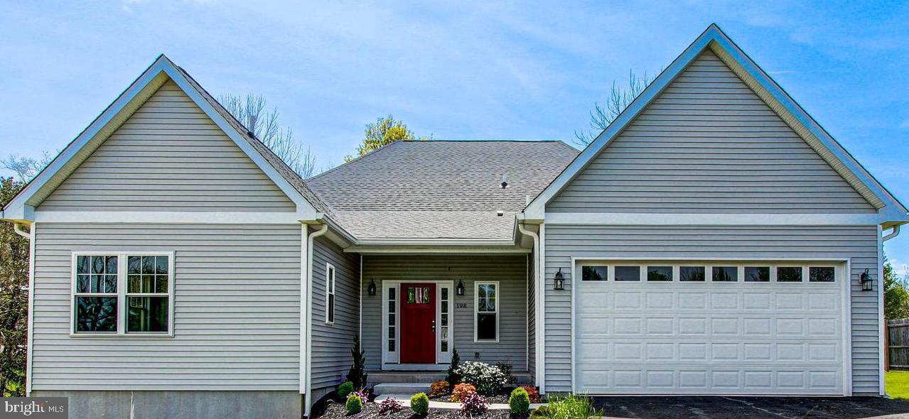 198 Cross Road Gilbertsville, PA 19525 - Photo 2 of 29 Modern home less than 4 years old!