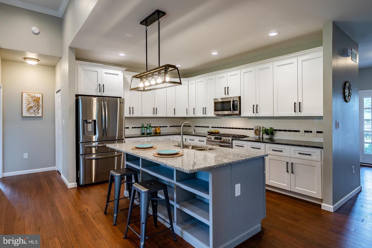 198 Cross Road Gilbertsville, PA 19525 - Photo 6 of 29 custom island with built-ins