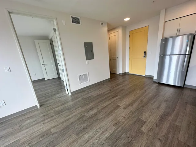 $2,006 | 409 Elm Street, Unit 212, Manchester, NH 03101