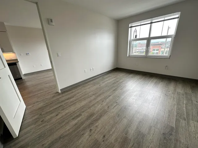 $2,006 | 409 Elm Street, Unit 212, Manchester, NH 03101