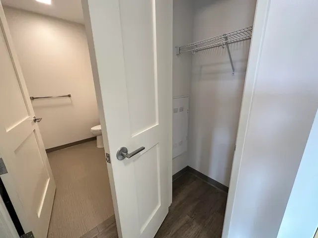 $2,006 | 409 Elm Street, Unit 212, Manchester, NH 03101