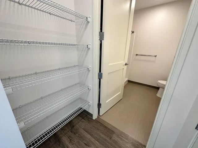 $2,006 | 409 Elm Street, Unit 212, Manchester, NH 03101