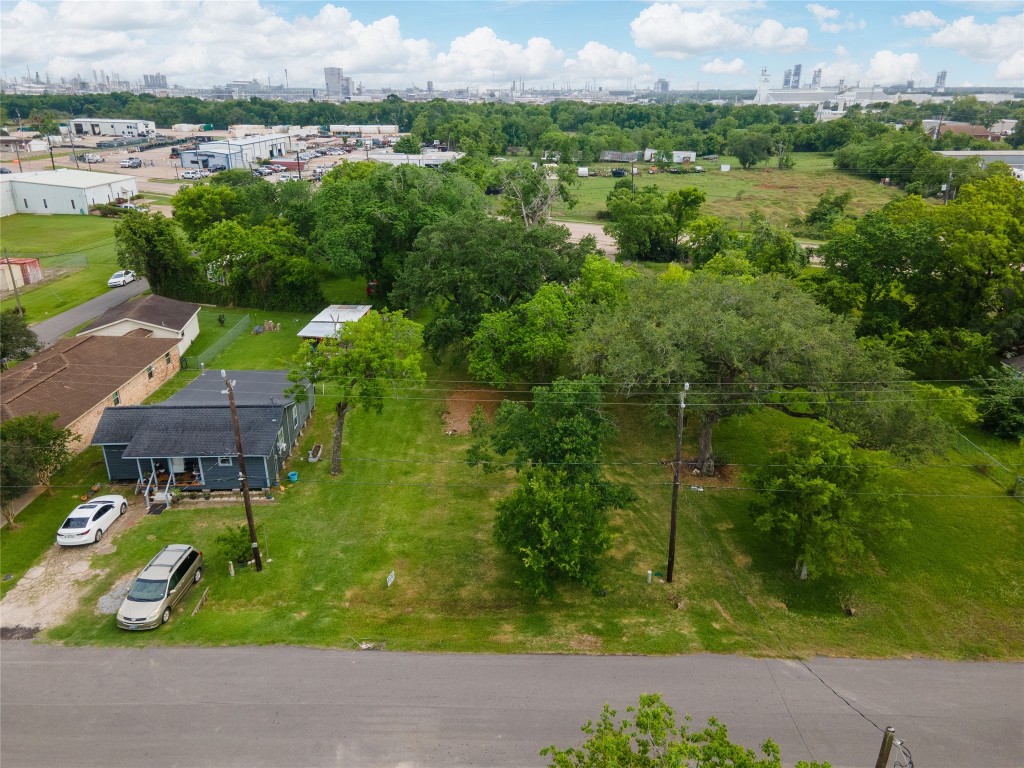 507 Cemetery Road Clute, TX 77531 - Photo 11 of 11 an aerial view of a house with a garden