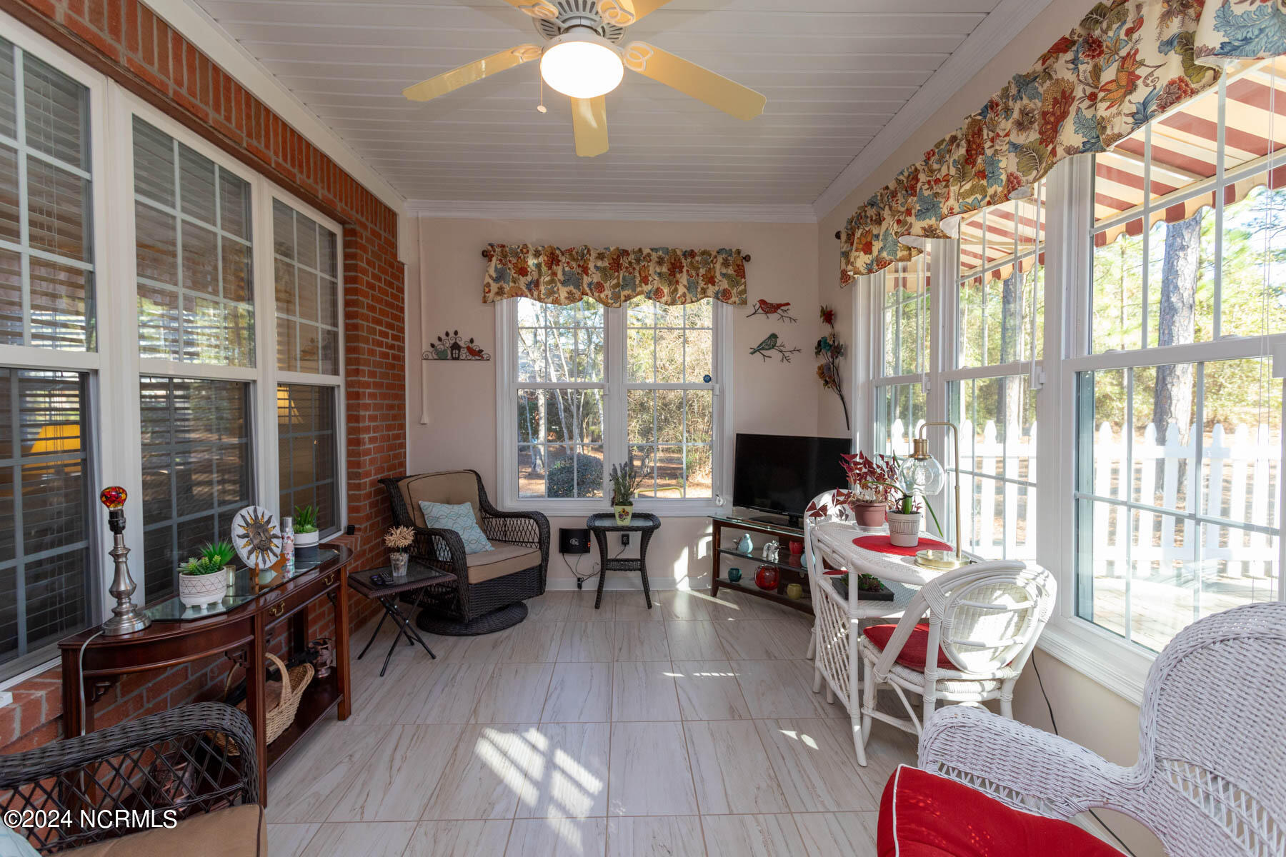 325 Pinehurst Trace Drive Pinehurst, NC 28374 - Photo 24 of 33 Carolina room2