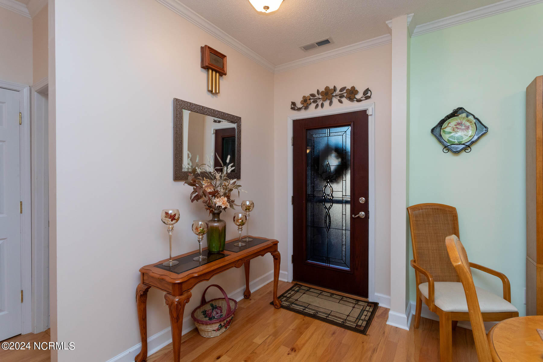 325 Pinehurst Trace Drive Pinehurst, NC 28374 - Photo 5 of 33 foyer