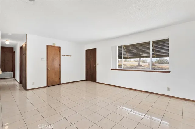 $350,000 | 16463 Solvang Avenue, Victorville, CA 92394