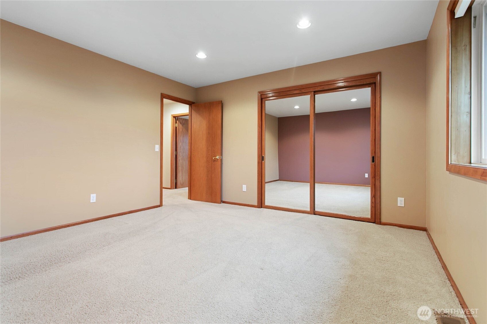 8639 Bender Road Lynden, WA 98264 - Photo 28 of 40 an empty room with windows and closet