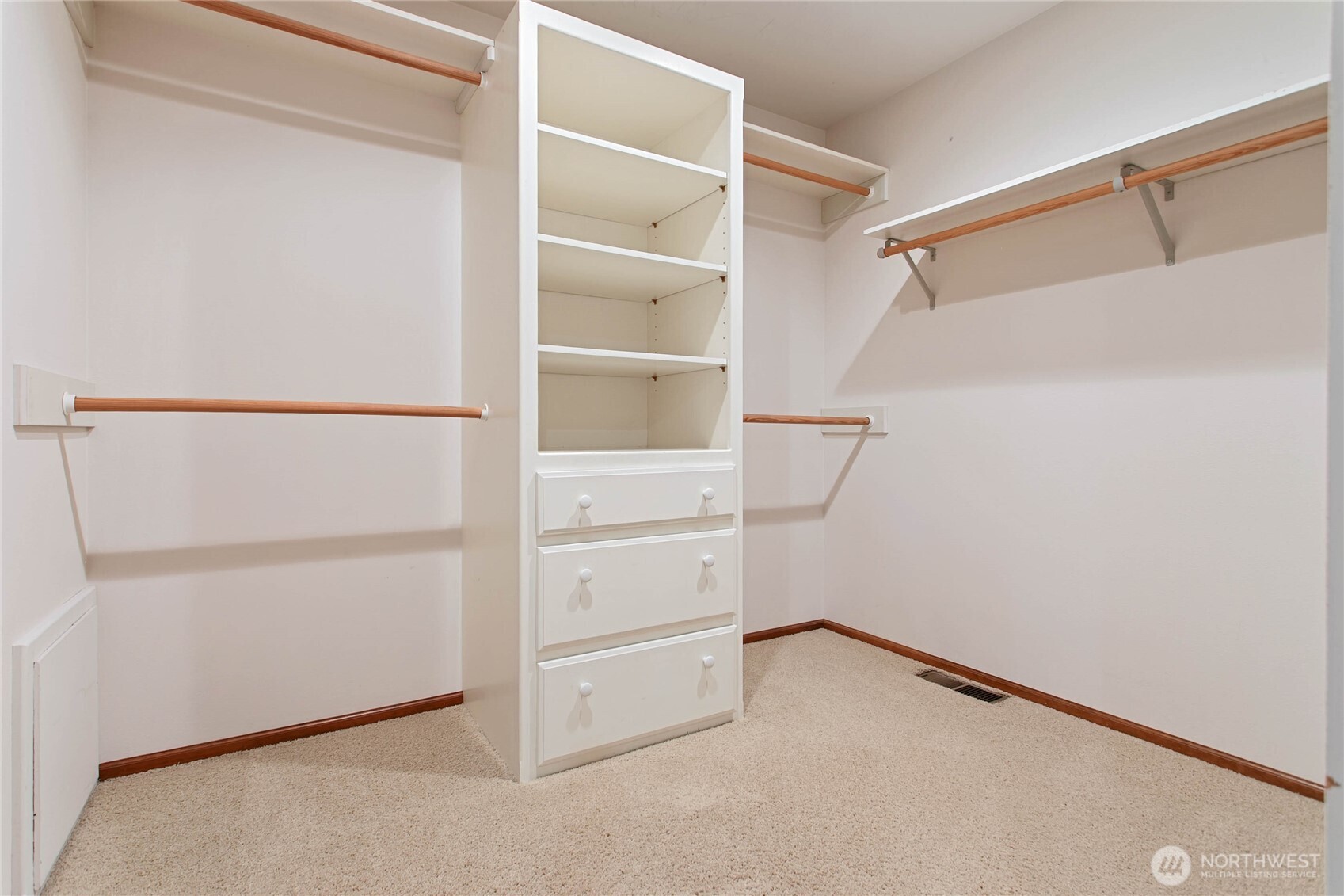 8639 Bender Road Lynden, WA 98264 - Photo 33 of 40 a view of an empty walk in closet