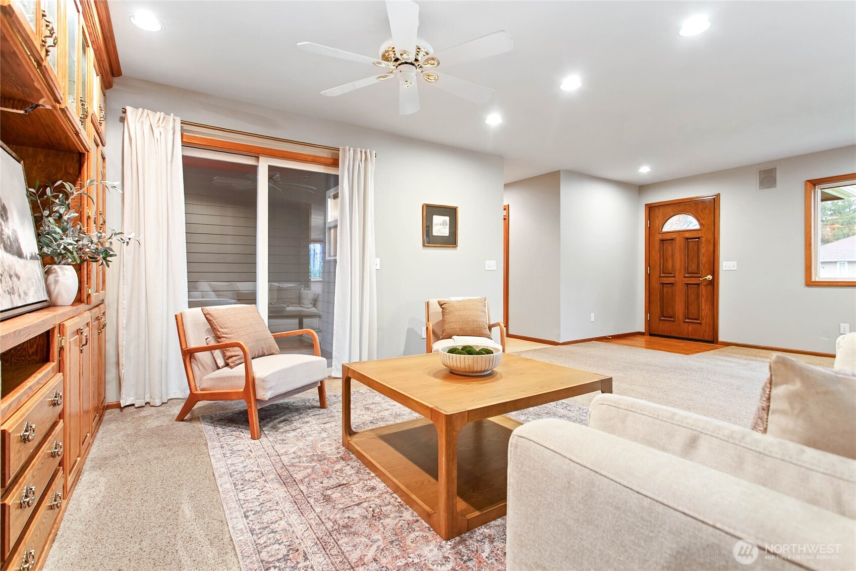 8639 Bender Road Lynden, WA 98264 - Photo 7 of 40 a workspace with furniture and window