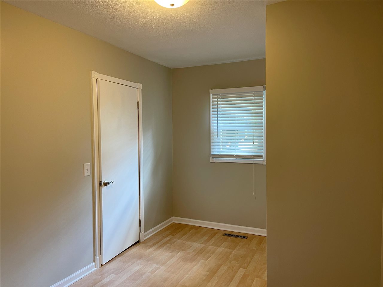 608 Neier Road Mount Pleasant, MI 48858 - Photo 11 of 12 1888833-10.JPG