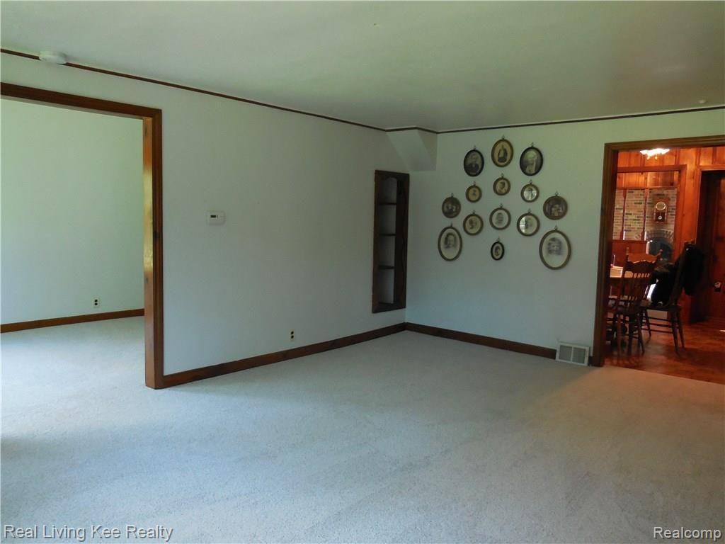 1590 Washington Road Rochester, MI 48306 - Photo 7 of 36 DSCN1542.JPG