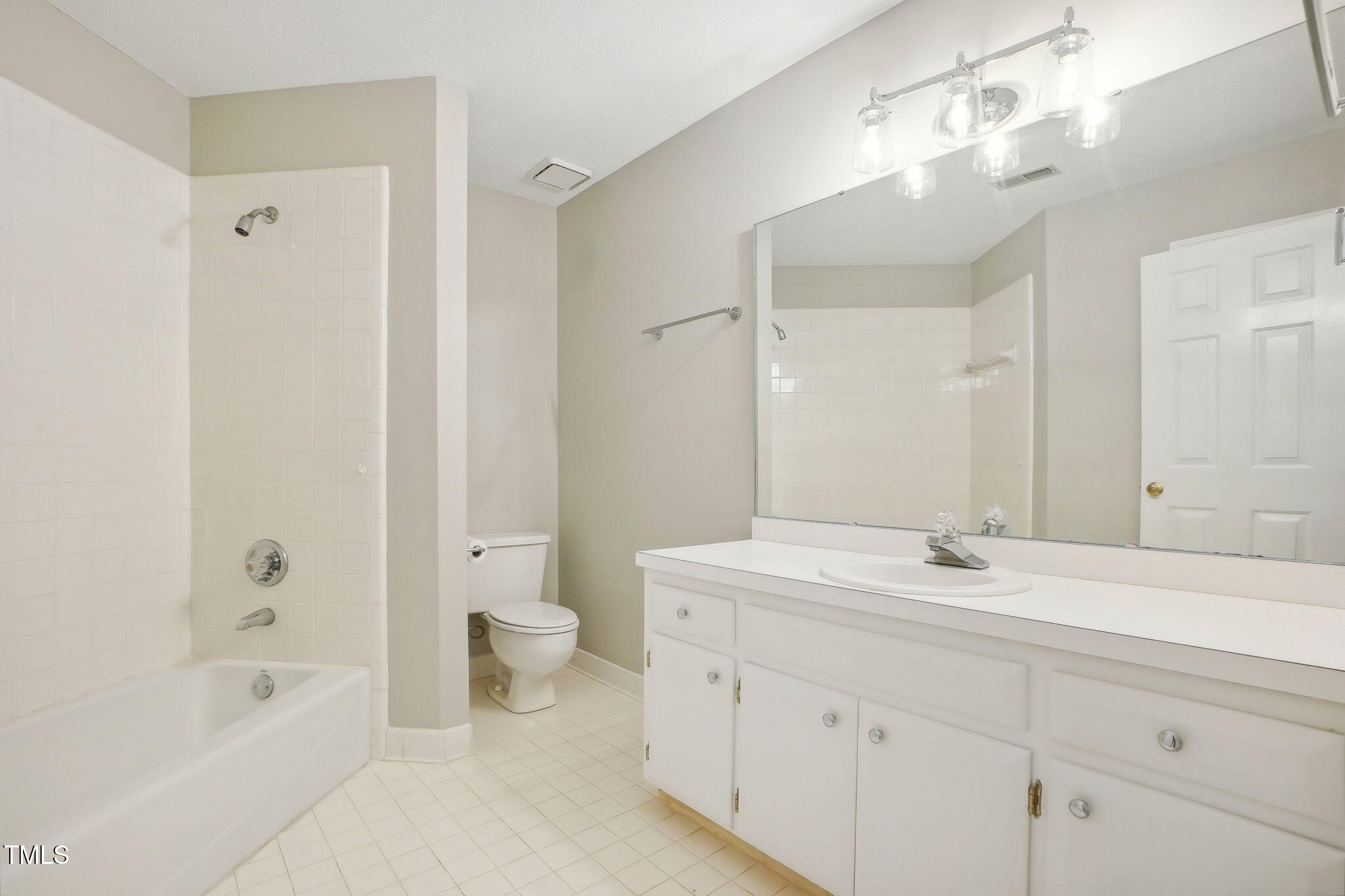 31 Renwick Court Raleigh, NC 27615 - Photo 27 of 32 Renwick Ct-033