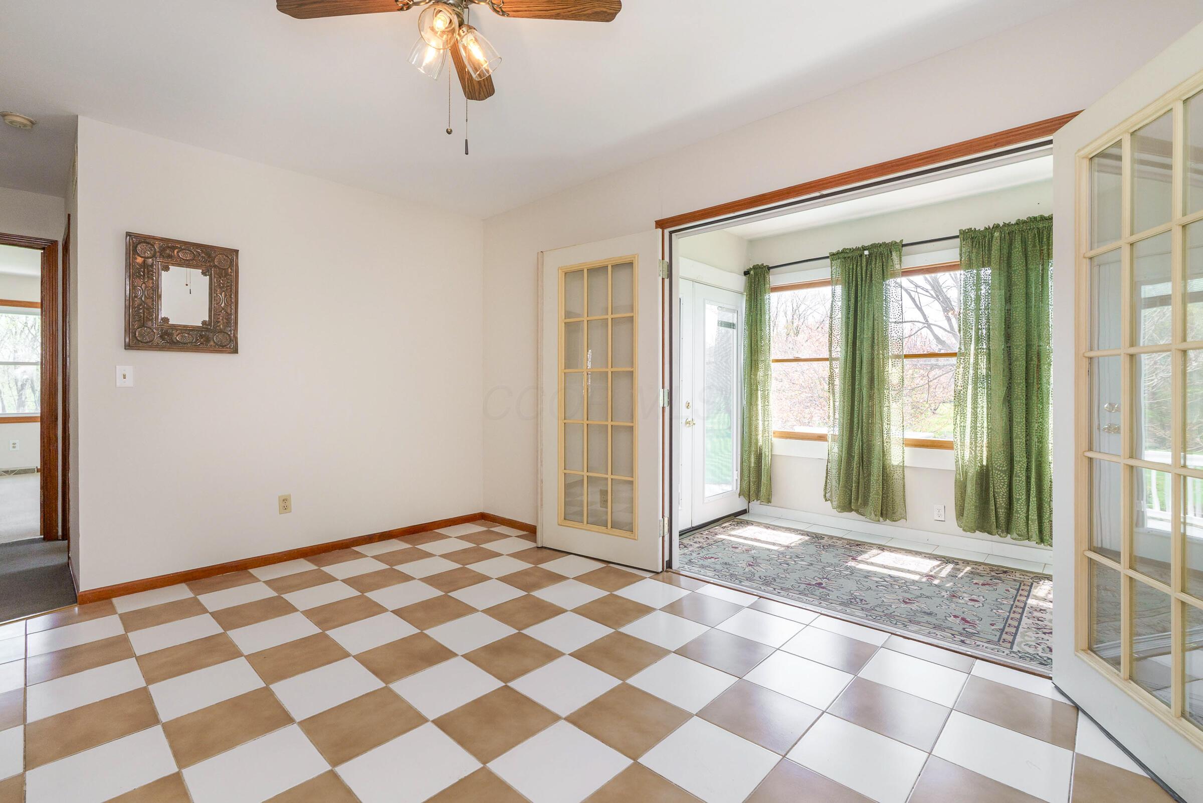 1203 Hiner Road Orient, OH 43146 - Photo 16 of 48 Family Room