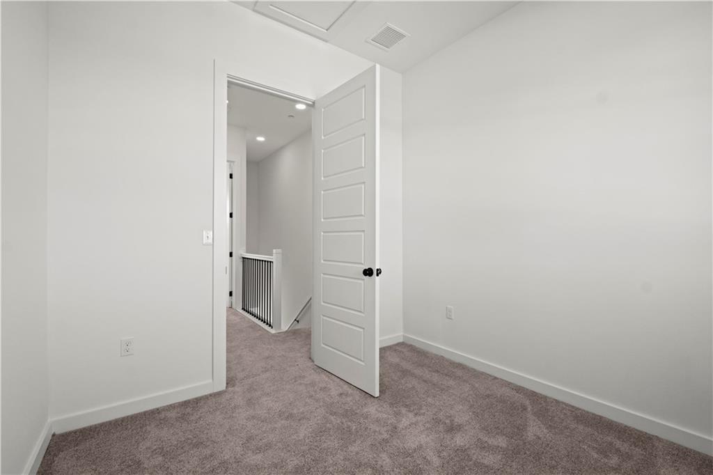 459 Southwest Longview Boulevard Lee's Summit, MO 64081 - Photo 20 of 40